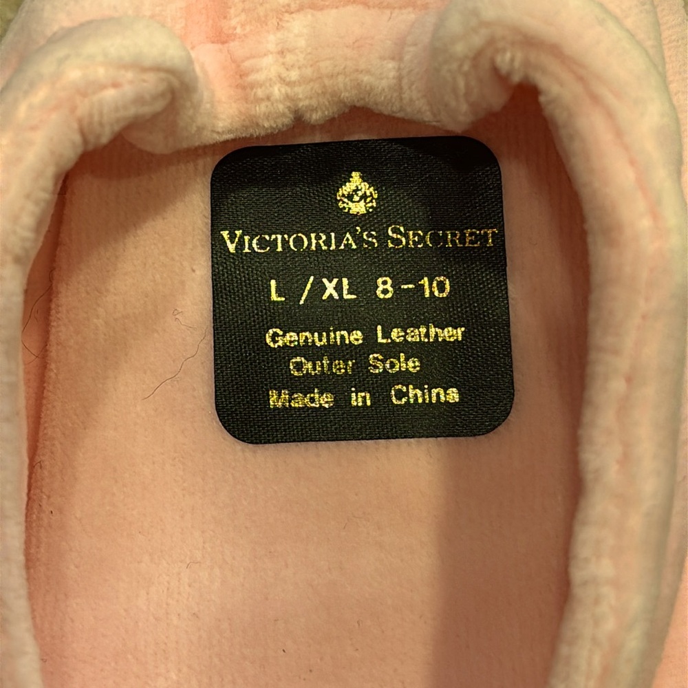 Victoria's Secret Slippers Ballet Pink Boudoir
Velvet Leather Gold Logo Bag - Picture 6 of 8